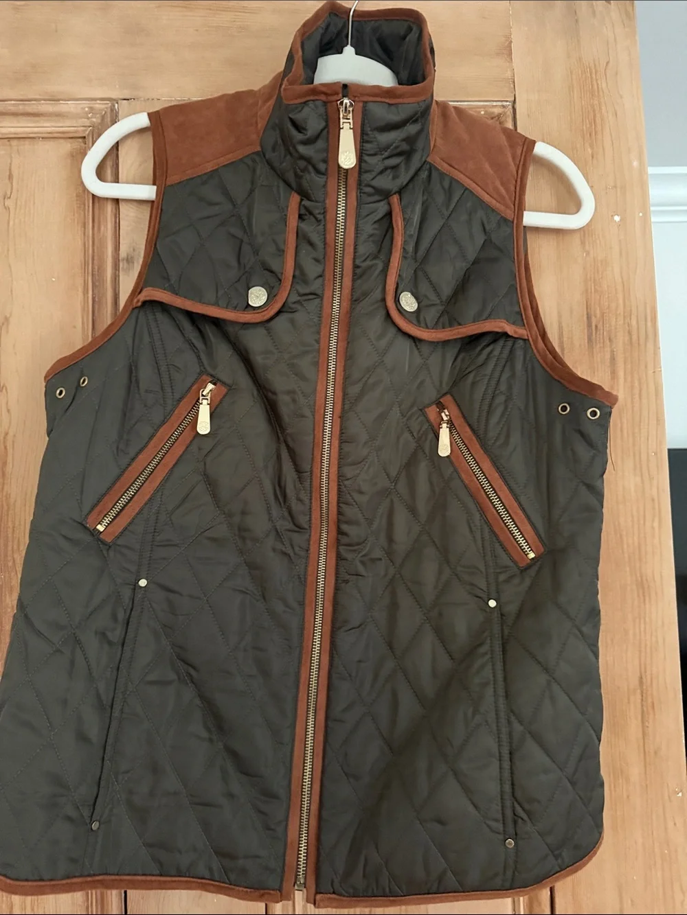 Vince Camuto Quilted olive green Vest with tan Trim